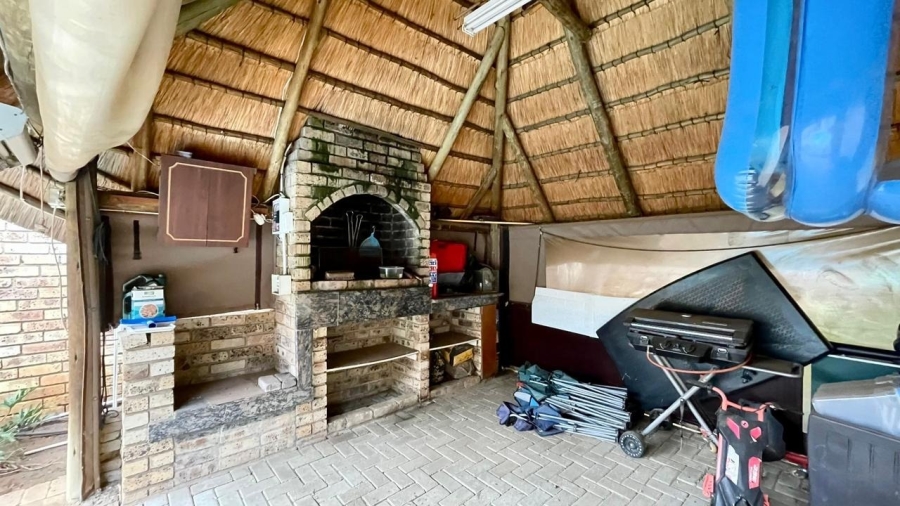 5 Bedroom Property for Sale in Waterval East North West